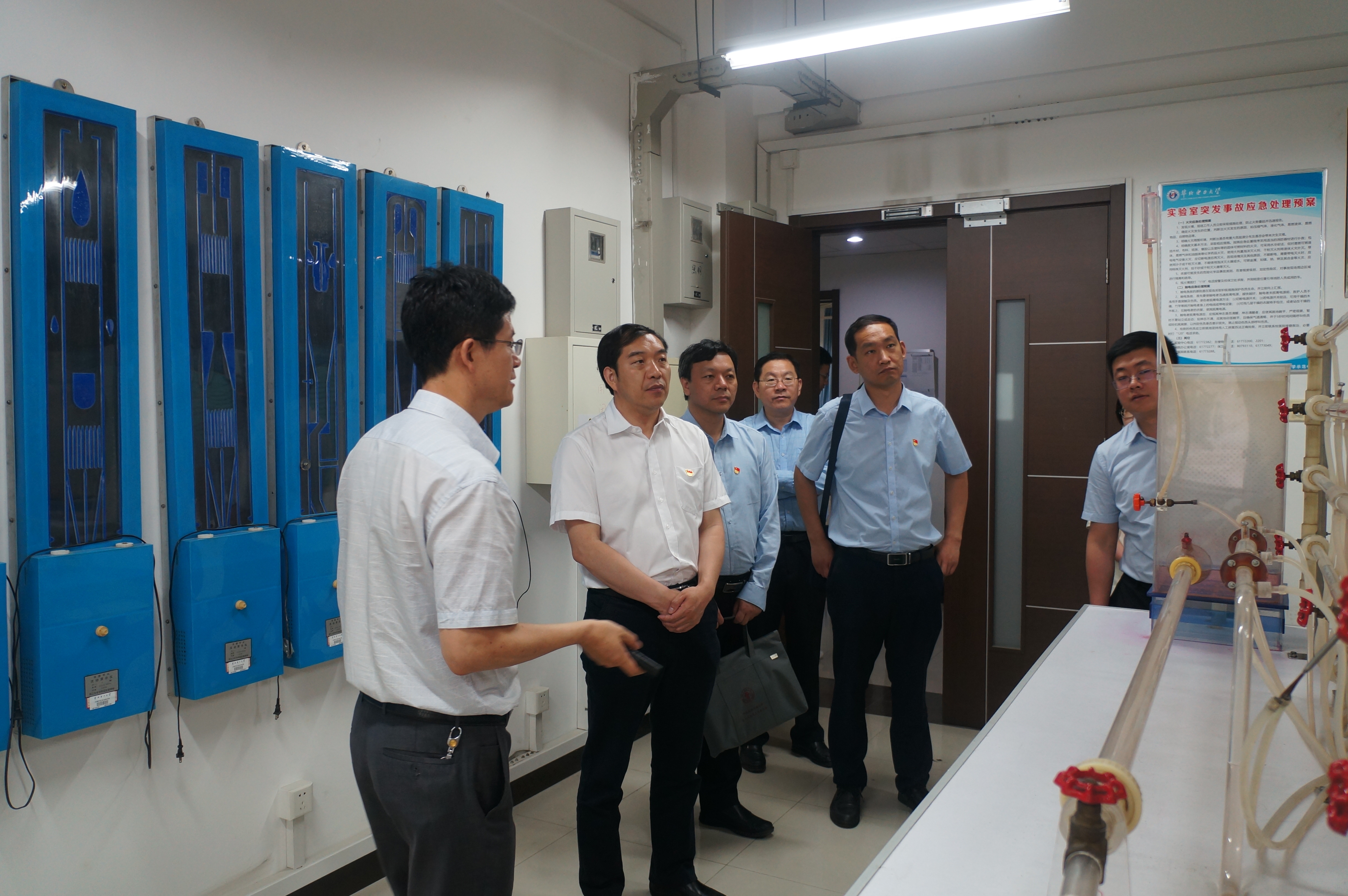 e544af50ec9b45399ba50ced3fae2a84.jpg e544af50ec9b45399ba50ced3fae2a84.jpg